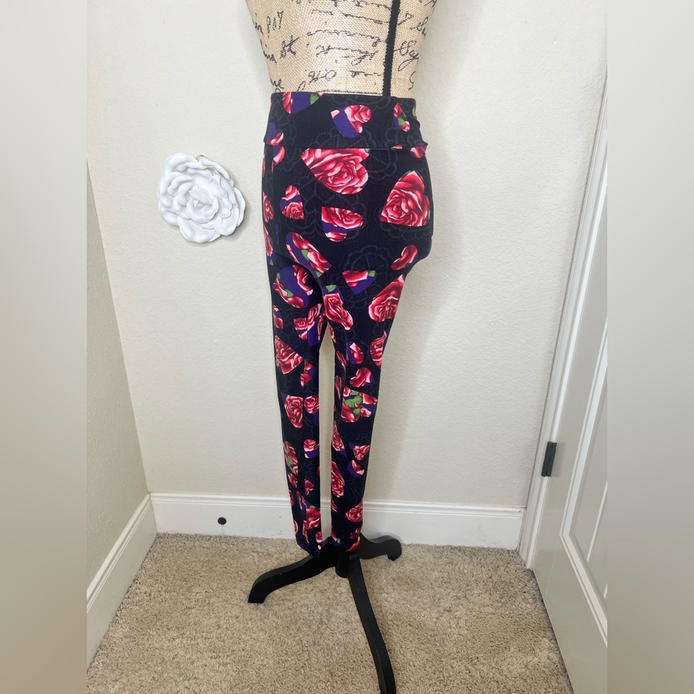 NTM: LuLaRoe Valentines Unicorn Black Lace with Hearts & Roses Print Sz OS - Picture 8 of 14